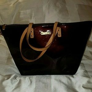 Louis Vuitton monogram vernis patent leather purse